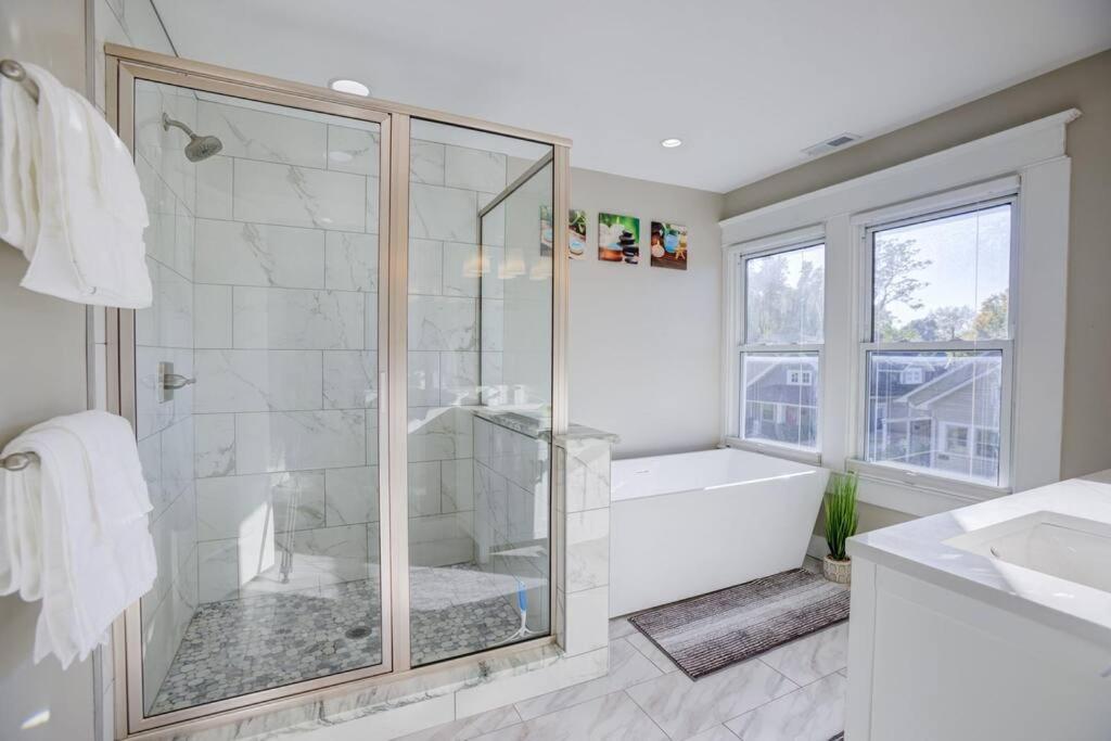 Fountain Gem: Your Urban Oasis Indianapolis Exterior photo
